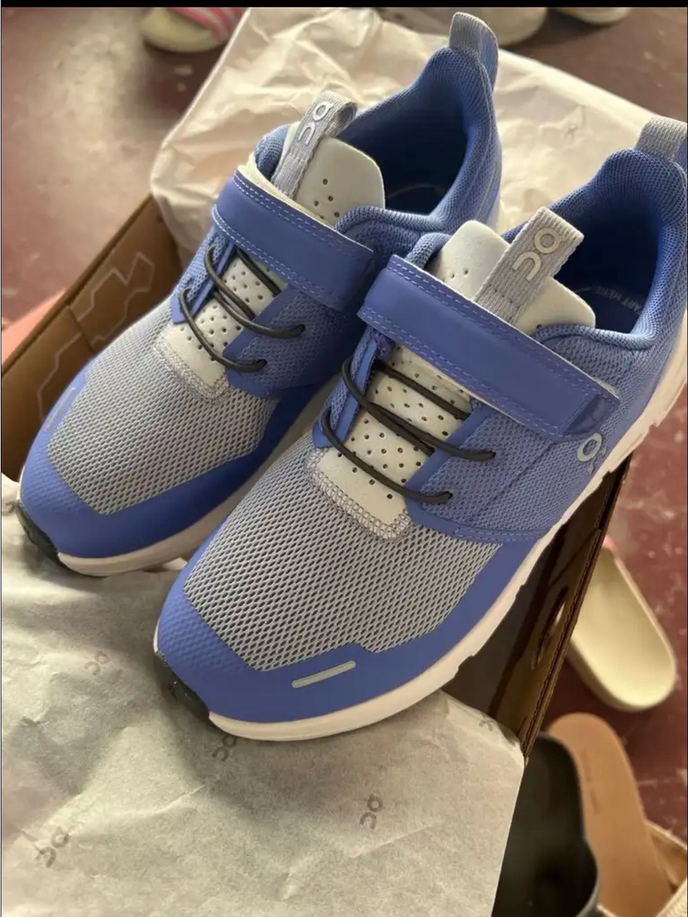 On Running Kids Blue and White Mesh Sneakers with Velcro Strap